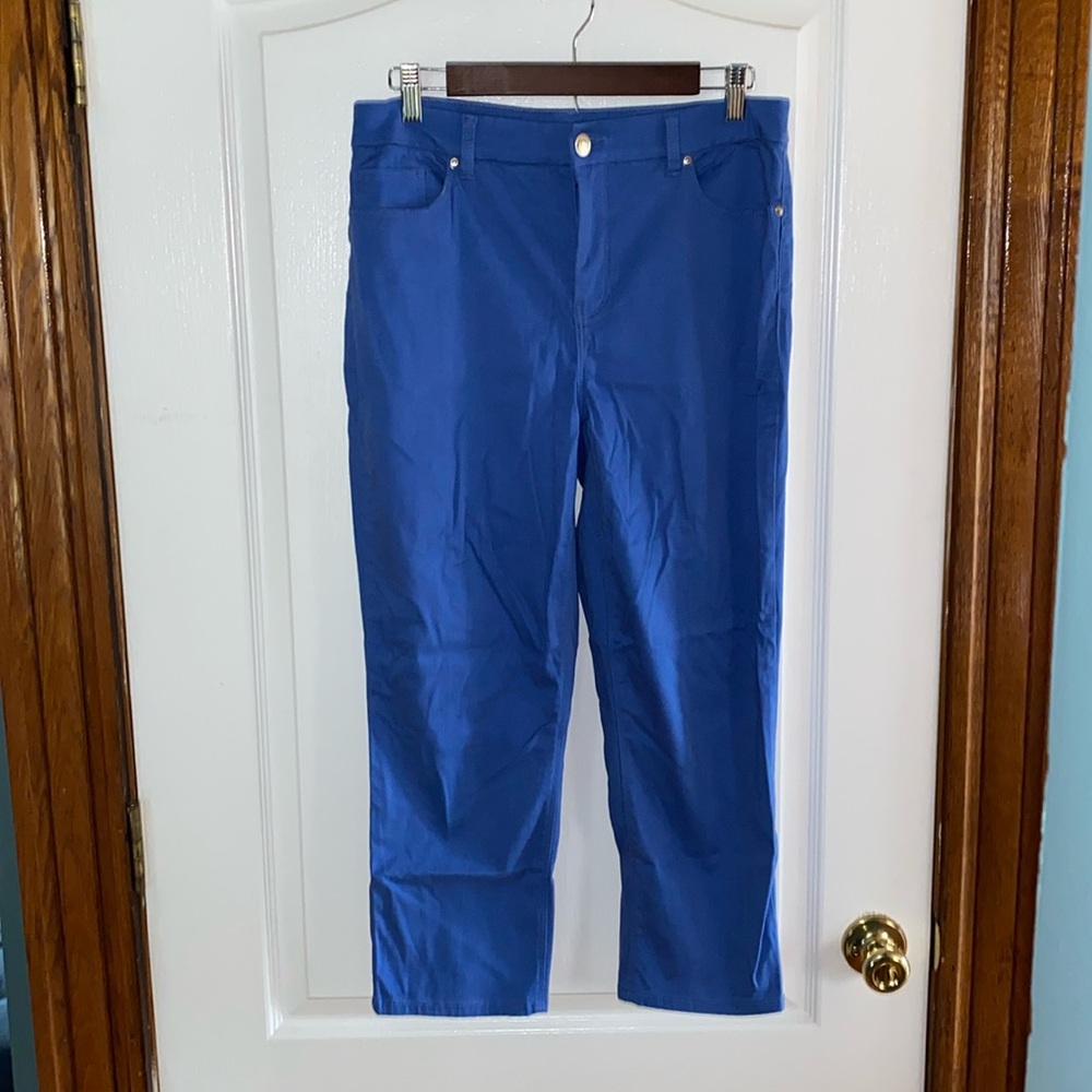 Chico the so lifting crop pant, size 1, blue, EUC has stretch